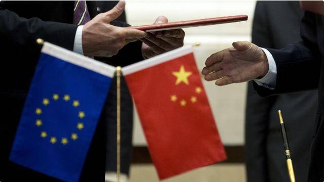 皇冠信用网在线申请_比美国还大胆？30%关税将至皇冠信用网在线申请，欧盟对特朗普低头，反向中国下命令