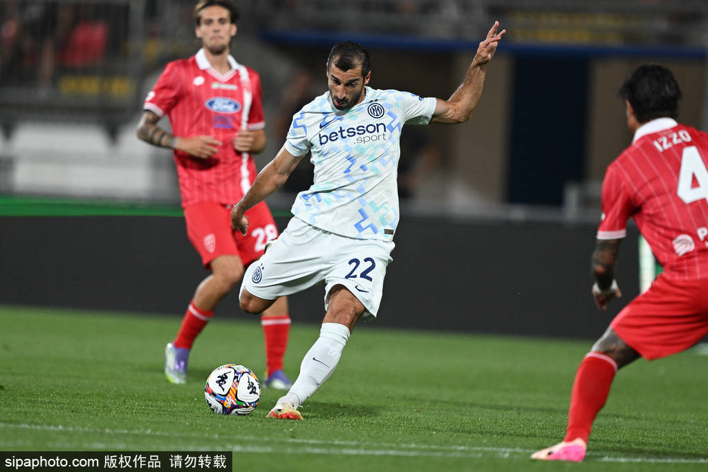 立陶宛U21 vs 乌克兰U21_国际米兰友谊赛:3-1战胜帕多瓦立陶宛U21 vs 乌克兰U21,姆希塔良、奥古斯托、迪乌夫精彩进球背后的战术解析与故事