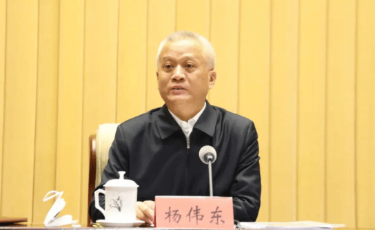 皇冠信用網登3代理_因工作变动皇冠信用網登3代理，杨伟东辞去内蒙古自治区政协副主席职务
