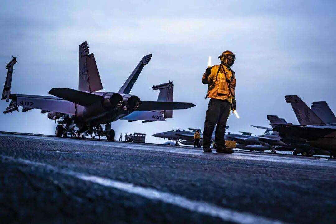 皇冠信用盘如何注册
_美海军在南海连摔两架飞机皇冠信用盘如何注册
,因电磁攻击?中国军号发文