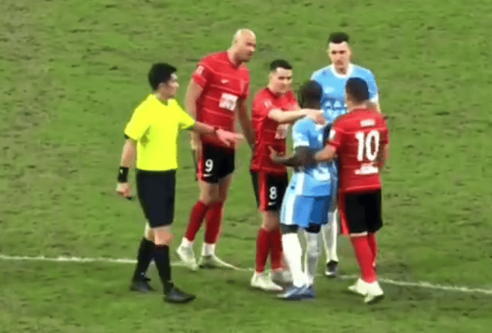 hga050怎么注册
_重罚hga050怎么注册
？曝河南队外援阿奇姆彭遭球迷种族歧视 辱骂+竖中指