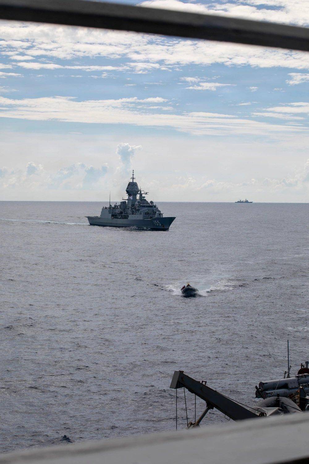 皇冠信用网怎么注册
_美军再度遭遇耻辱时刻:中国海军6艘战舰包围皇冠信用网怎么注册
,815舰插入南海演习