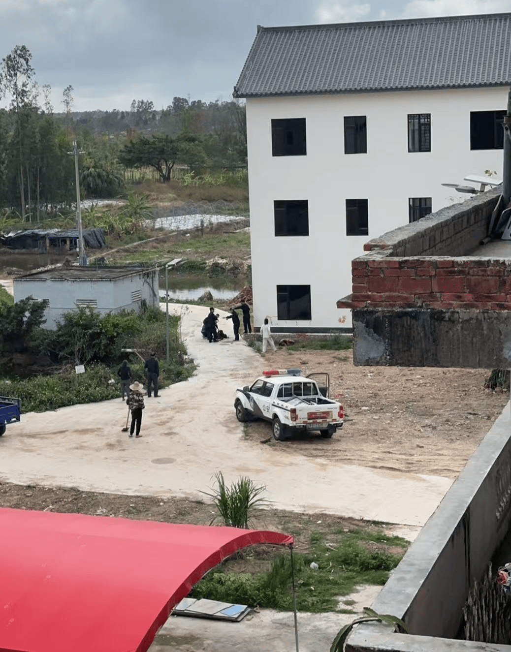 皇冠信用网出租代理
_男子借宿同学家皇冠信用网出租代理
，隔日持刀行凶致1死1重伤 死者妹妹：他作案前还主动让大哥陪做胃镜