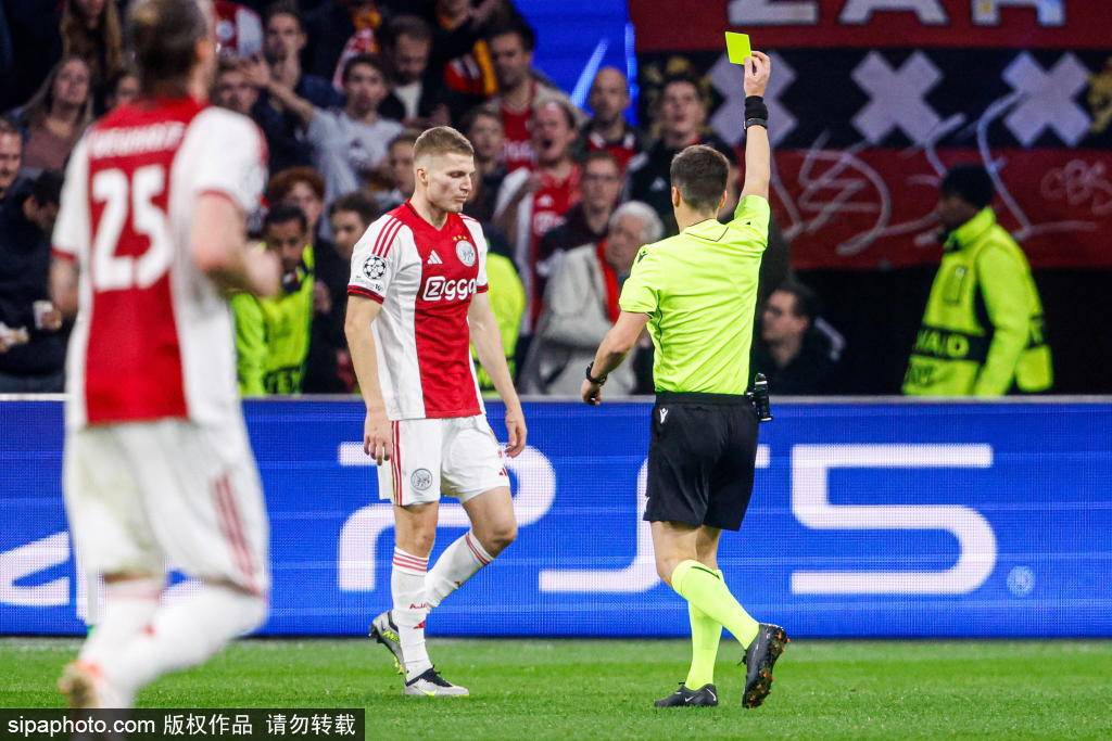 世界杯皇冠足球平台
_恰尔汗奥卢的转会风波：加拉塔萨雷冬窗新报价的背后故事