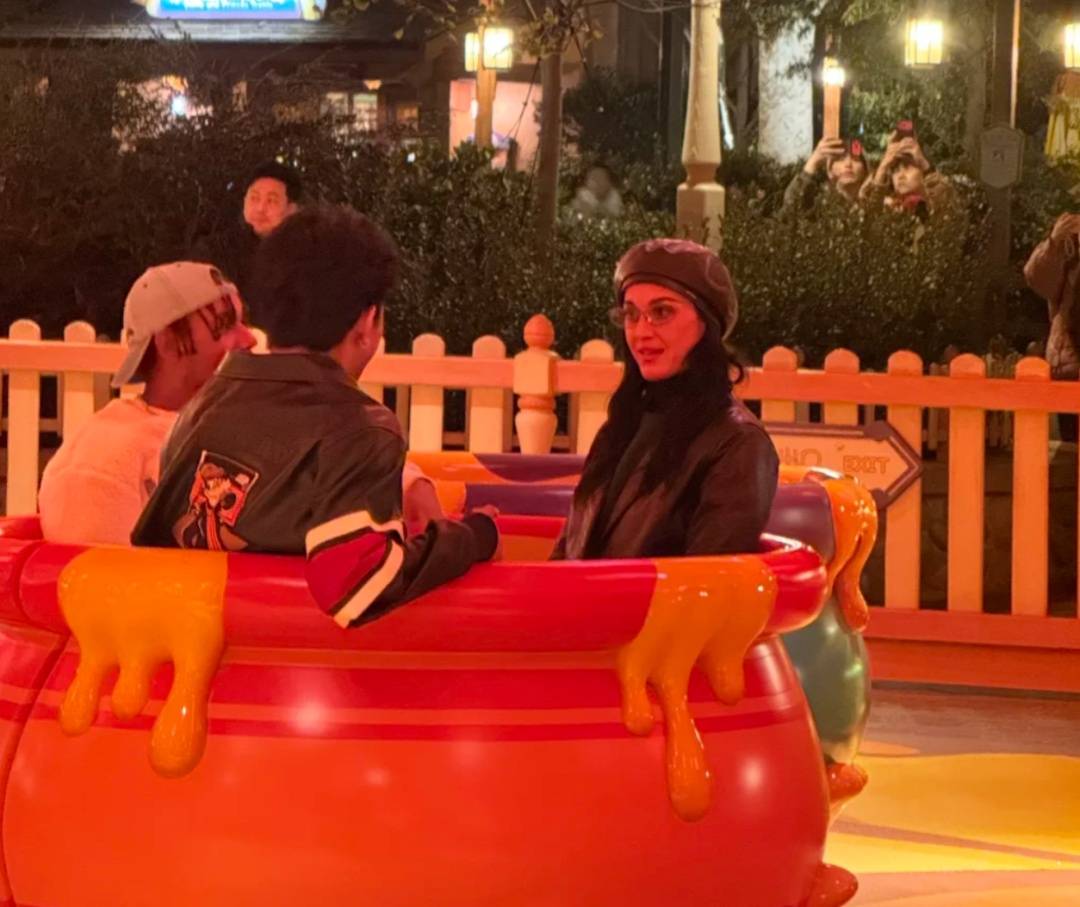 体育皇冠信用网
_知名女歌手在上海迪士尼被偶遇体育皇冠信用网
，见证求婚！“一时不知道谁更幸福”