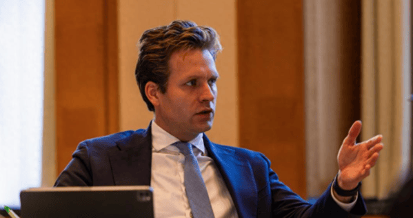 欧洲附加赛B组
_自食恶果？荷兰公开宣布制裁中国欧洲附加赛B组
，各个公司芯片受损，中国的反应令人意想不到！欧洲收到重要信号