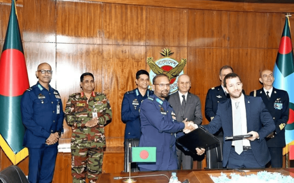 皇冠球盘app
_打算抛弃歼-10CE了？空军元帅“冲动消费”皇冠球盘app
，孟加拉闪签欧洲台风