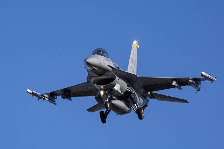 皇冠信用盘代理登1
_缴获中国反坦克导弹后皇冠信用盘代理登1
,泰国逼中方表态?外交部一句话让其哑口无言