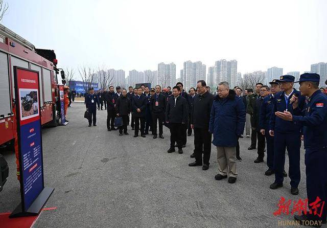 如何加大我的单场单注?
_湖南省委书记、省长如何加大我的单场单注?
,观摩全省高层建筑灭火救援综合演练