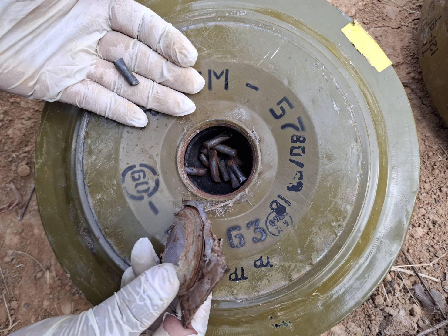 德岛漩涡vs秋田蓝色闪电
_不给洪森父子拼命德岛漩涡vs秋田蓝色闪电
,柬军跑了:泰国缴获中械摆一地,越南武器参战