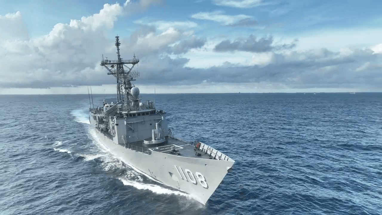 雅库布斯托尔法vs卢卡斯托纳尔
_凌晨3点屏东以南发生激烈对峙雅库布斯托尔法vs卢卡斯托纳尔
,052D不顾阻扰,强行压向台护卫舰!