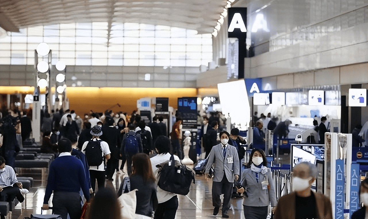 女王公园巡游者vs查尔顿
_万万没想到!中日46条航线全部停飞女王公园巡游者vs查尔顿
,不料“妖魔鬼怪”集体现形