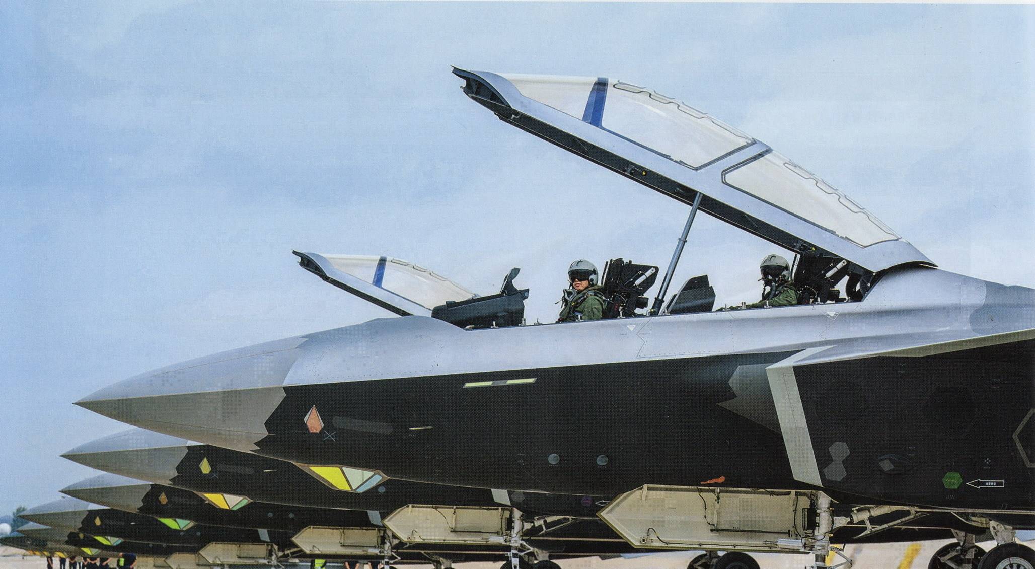 费德列斯达vs海於格松_3架歼36费德列斯达vs海於格松，10架歼-20A，076舰三机，鹰击20亮剑，美军摆烂不加班了