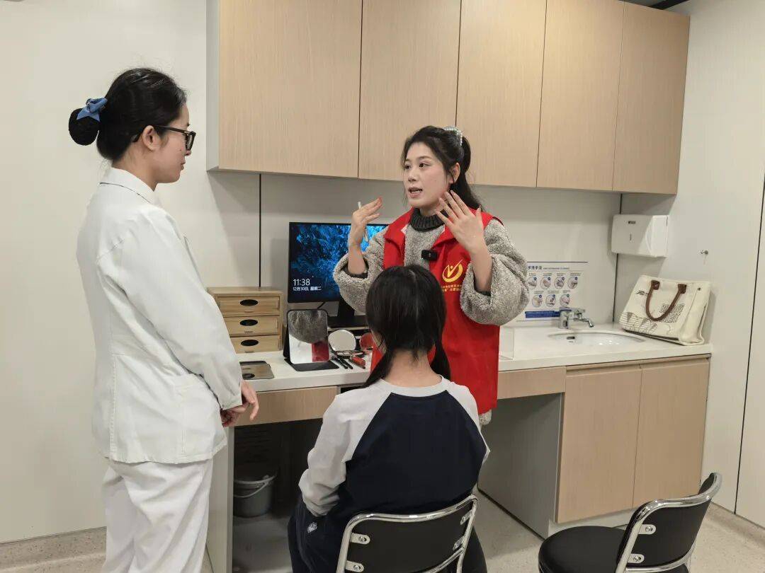 格里姆斯比vs曼联
_杭州小夫妻新婚当天进了病房!这个“婚庆团队”格里姆斯比vs曼联
,服了……