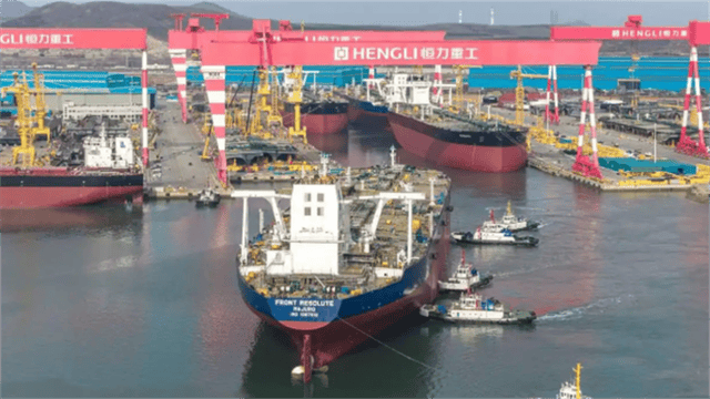 切尔西vs水晶宫_比福建舰还大！4艘万吨巨船同时出坞切尔西vs水晶宫，美这才明白，输给中国了