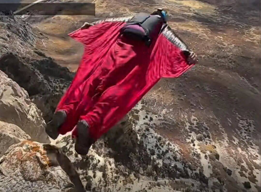 皇冠登3代理_32岁世界顶级翼装飞行员身亡皇冠登3代理,跃下不到10秒撞上岩石;曾完成超1600次翼装飞行及800次定点跳伞