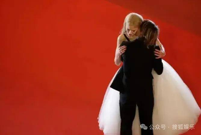 卢加诺 v 克卢日
_终究还是离婚了卢加诺 v 克卢日
!这样的结果已经算体面了吧!