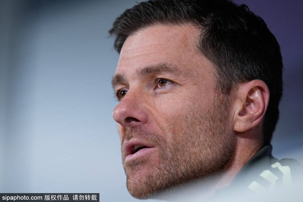 新2网址
_阿斯报:皇马与新帅阿韦洛亚签约1年半新2网址
,阿隆索时代的终结与新篇章的开启