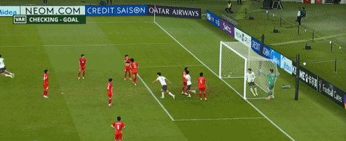 正版皇冠信用网开户_挥拳击打中国队球员被红牌罚下正版皇冠信用网开户，越南队范理德道歉