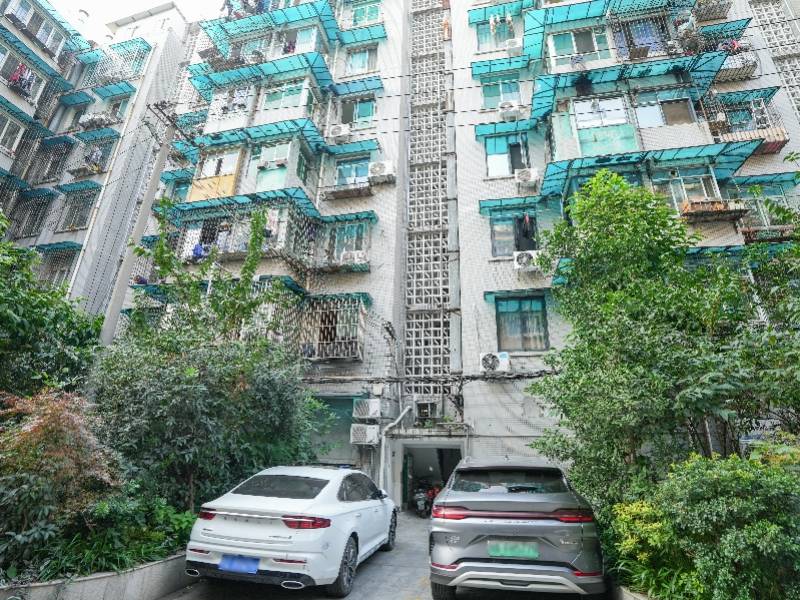 皇冠信用网去哪里弄_全国人大代表方燕：建议强制清退严重侵害业主利益的物业公司