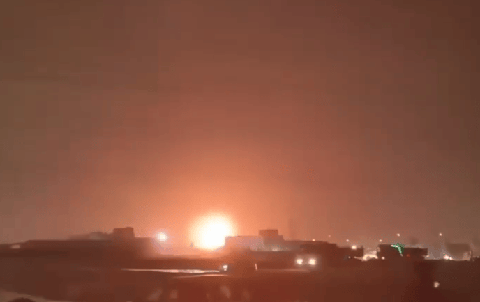 皇冠信用盘在哪里开通_伊朗打击利雅得炼油厂美方专属区域皇冠信用盘在哪里开通，引发大火