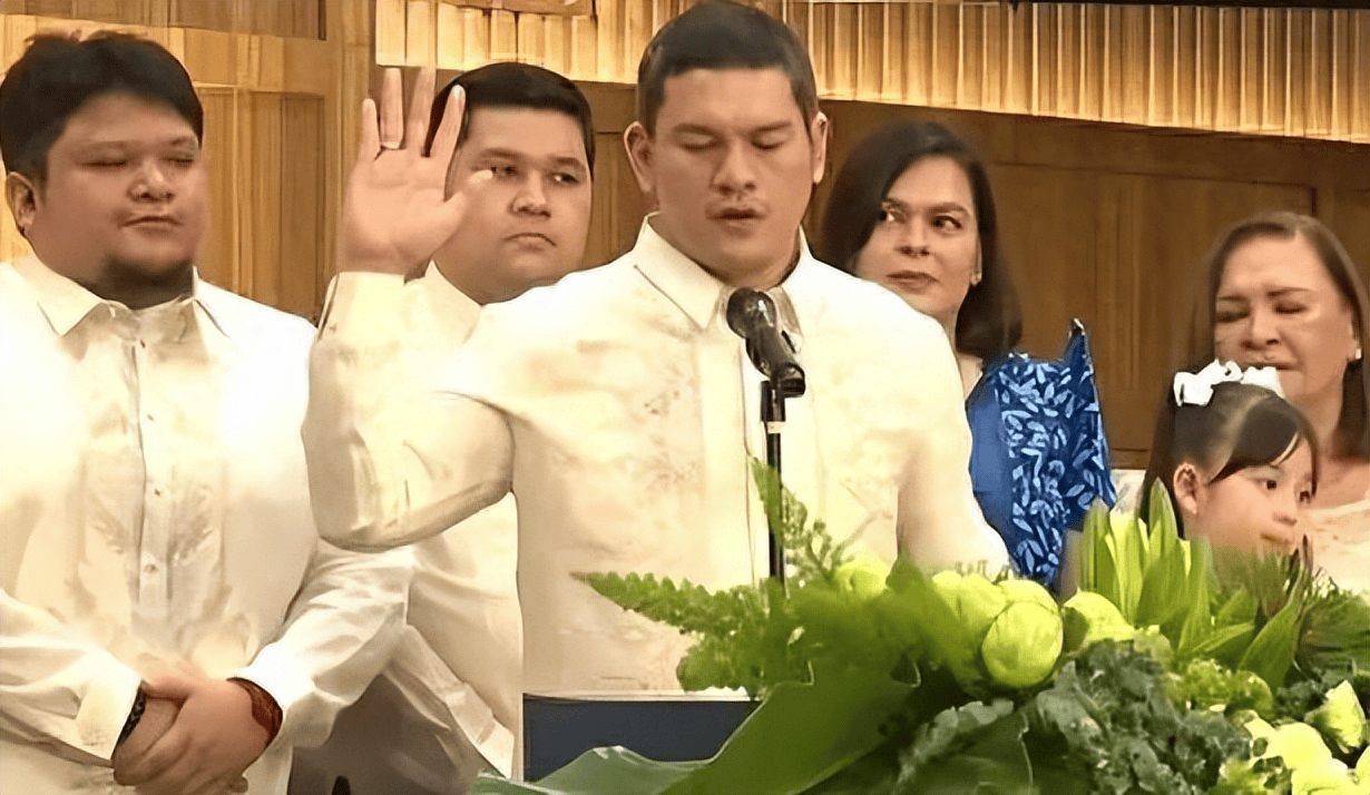 皇冠体育
_菲律宾政坛变天?马科斯被催辞职皇冠体育
,杜特尔特之子担任党总裁