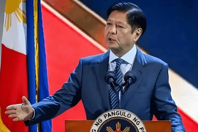 皇冠信用网会员_南海局势升级皇冠信用网会员，中方军舰越聚越多，四川舰和辽宁舰汇合