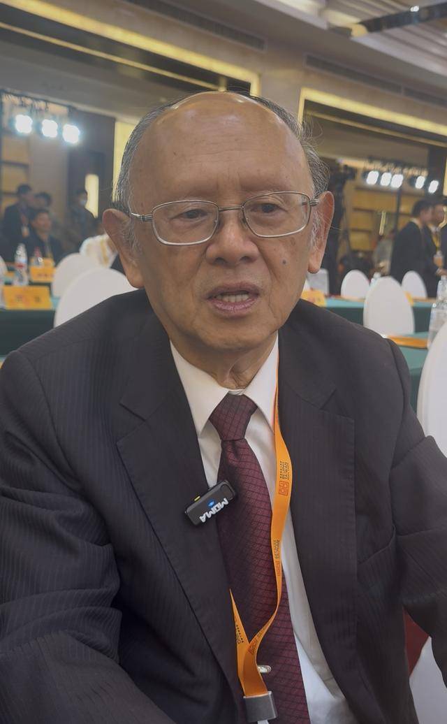 皇冠信用网开户要钱吗_台湾统一联盟党荣誉主席戚嘉林：郑丽文说“我是中国人”皇冠信用网开户要钱吗，她的认同无可置疑