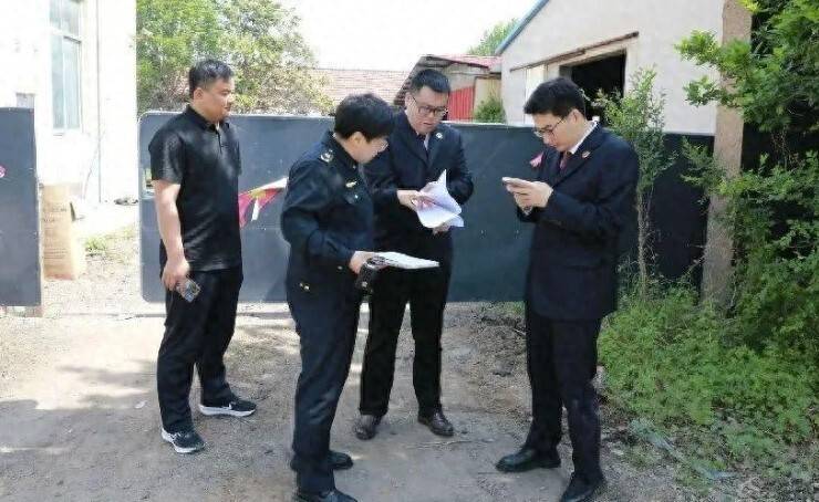 皇冠信用盘在线开户
_潍坊一男子带十几只死鸡回家喂狗被罚5万皇冠信用盘在线开户
，检方：处罚较重