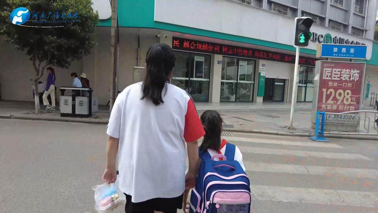 皇冠代理登3平台
_夫妻被酒驾者撞死皇冠代理登3平台
，孩子：以为是梦，想爸爸妈妈
