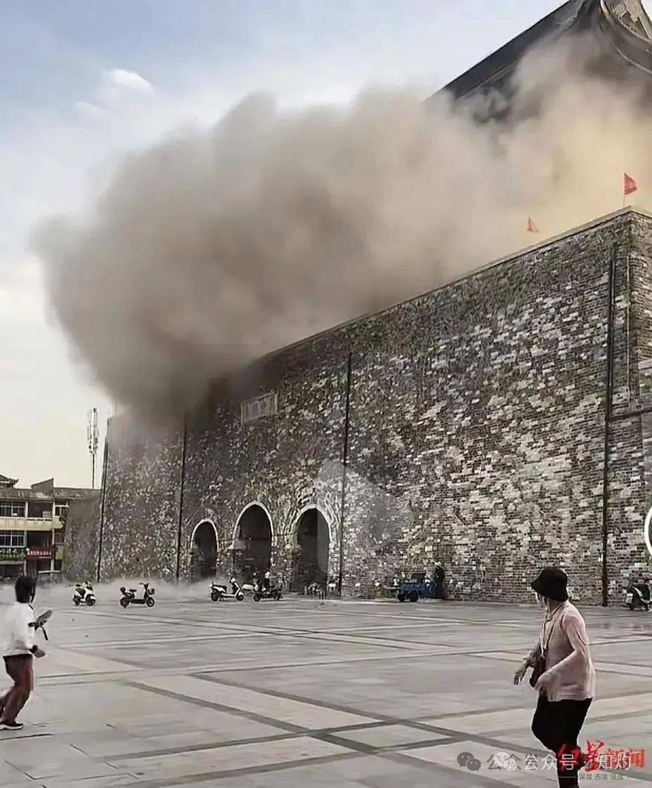 皇冠足球平台代理
_凤阳鼓楼坍塌皇冠足球平台代理
，喂饱几个蛀虫 | 重要提醒：施工企业俩月前中标黄山某幼儿园屋顶修缮项目