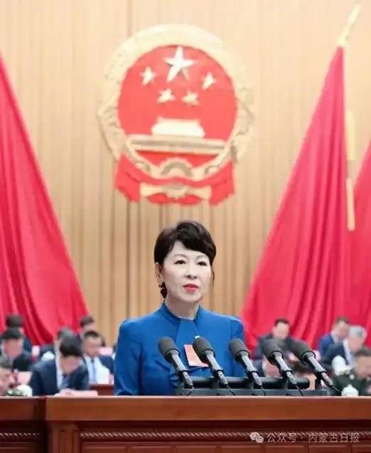 皇冠信用網代理
_正部级美女大员被查！千万华服堆满多套住宅皇冠信用網代理
，化妆团队提前数小时待命~