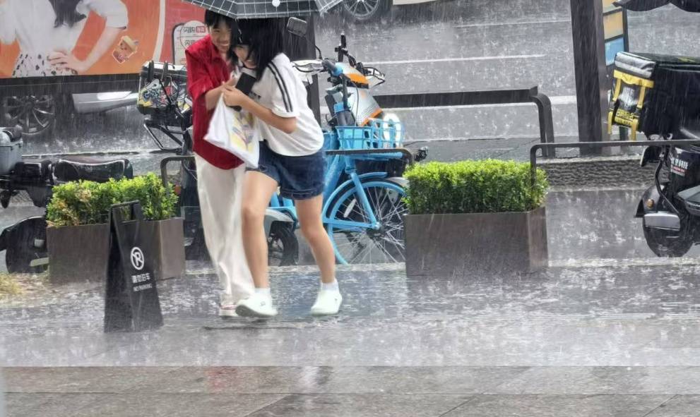高柏vs慕拉
_确认了高柏vs慕拉
！浙江即将降温！杭州人熬到这天......