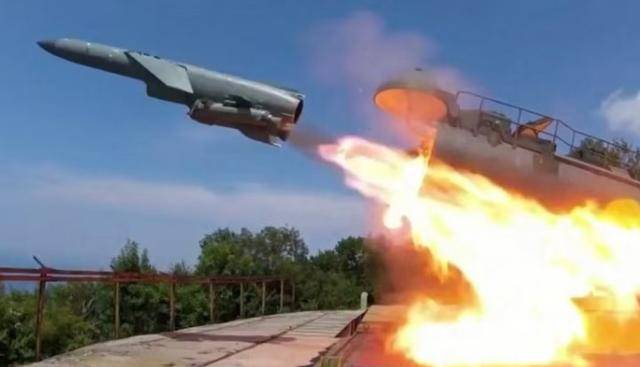 皇冠信用网怎么申请_10万大军压境北约皇冠信用网怎么申请,普京递话,美印罕见全部入场!唯独少了中国?