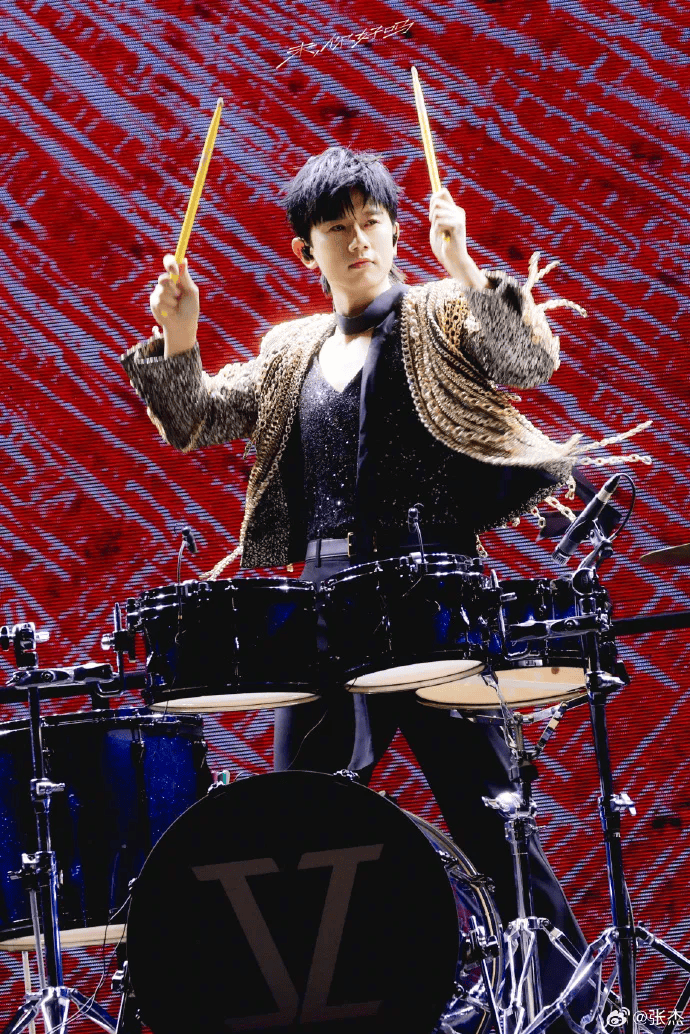 皇冠信用网站_张杰宣布不再参加任何需要歌迷投票的活动皇冠信用网站,称不想让喜欢变成疲惫的奔赴