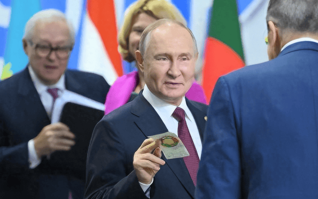 皇冠足球平台代理_中方越买越少皇冠足球平台代理，普京没法再装看不见！2025年中俄贸易大幅度下降