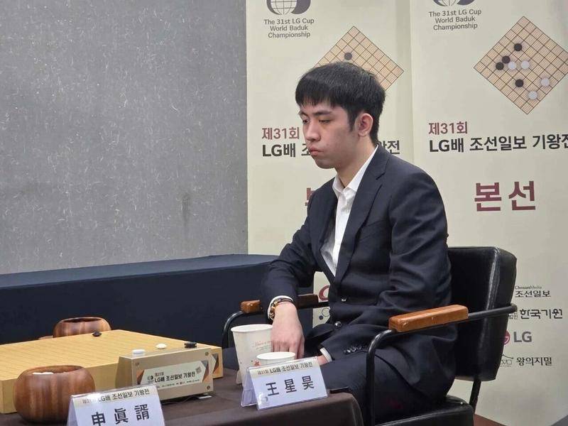 皇冠代理注册
_LG杯王星昊力克申真谞晋级决赛 会师韩国名将申旻埈