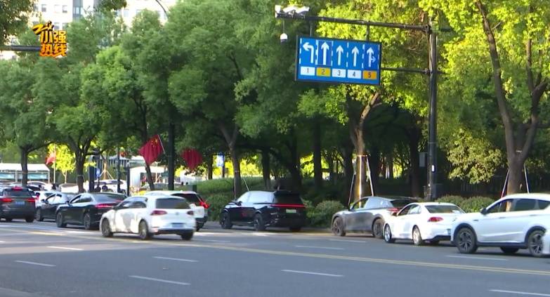 皇冠返水
_“不坐就滚下去!”两个女儿坐顺风车半路被赶下车皇冠返水
,父亲气炸:我都急得跳起来了