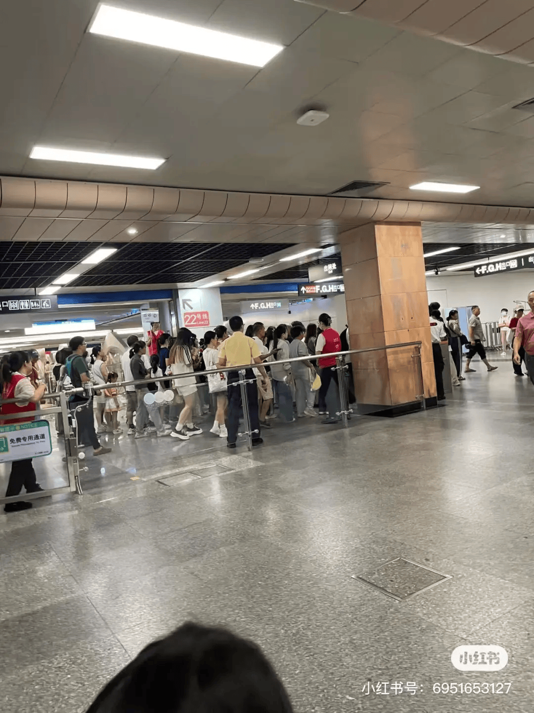 皇冠体育_“感觉这两天全世界都来了”！广州白鹅潭万象城通知：出于公众安全考量皇冠体育，取消10月1日至10月3日灯光秀活动，致以最诚挚歉意