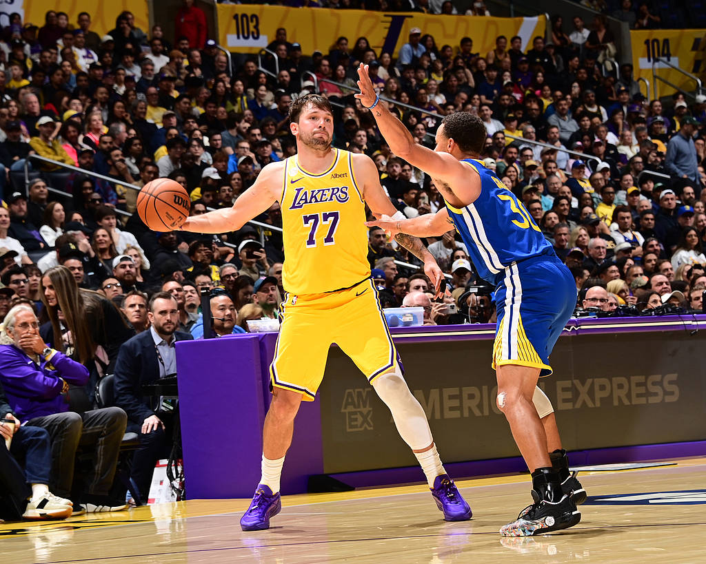 WNBA总决赛
_东契奇28+8库里23分 湖人狂胜勇士取开门红